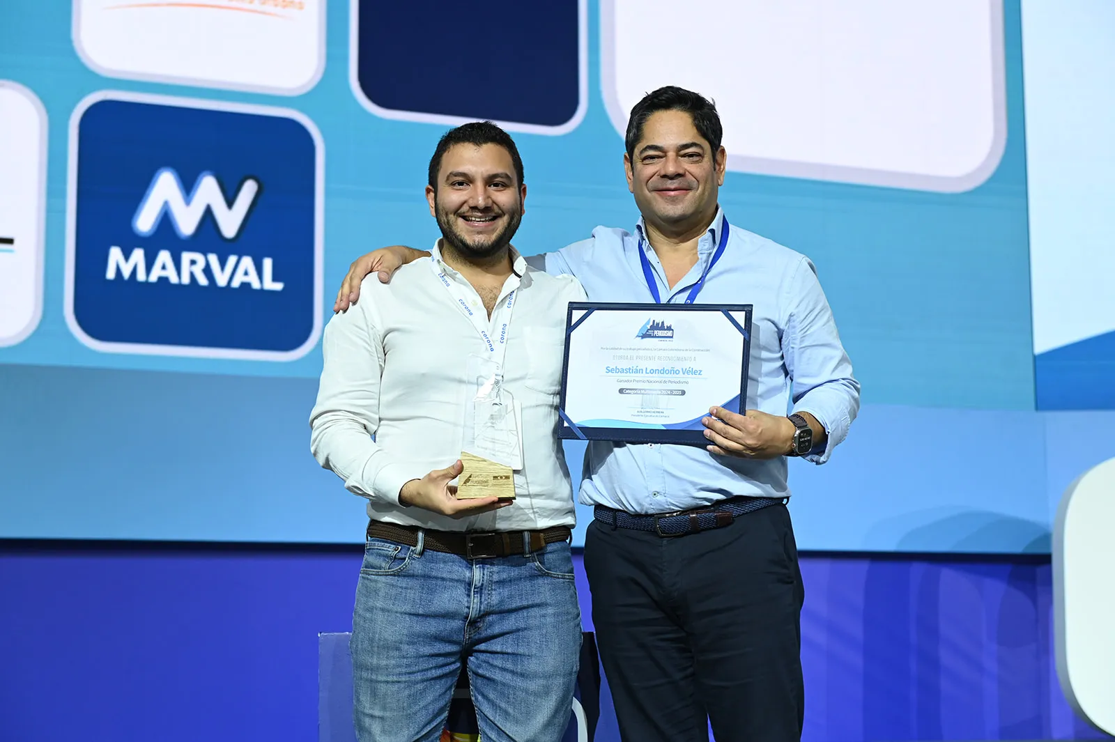 Sebastian Londoño Ganador 2025 del Premio Nacional de Periodismo Categoria Multimedia