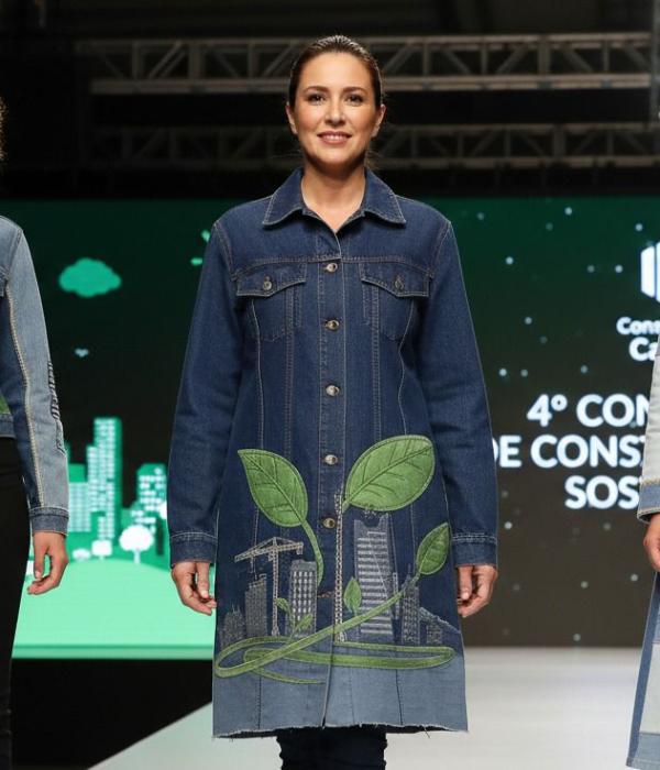 alt="Fundación Ecojeans reciclaje textil con jeans reutilizados"